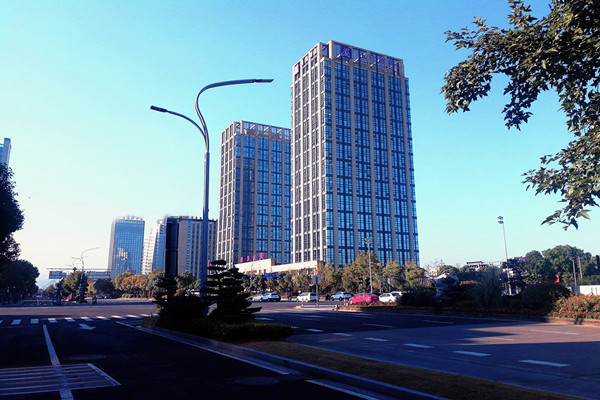 樓宇智能化專業(yè)化、系統(tǒng)化、節(jié)能化特點(diǎn)！(圖1)